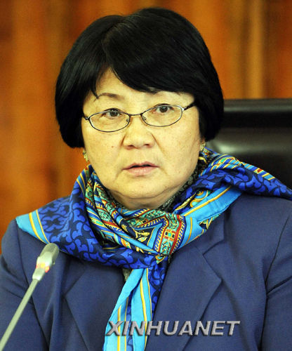 吉臨時政府委任奧通巴耶娃為吉過渡時期總統兼總理