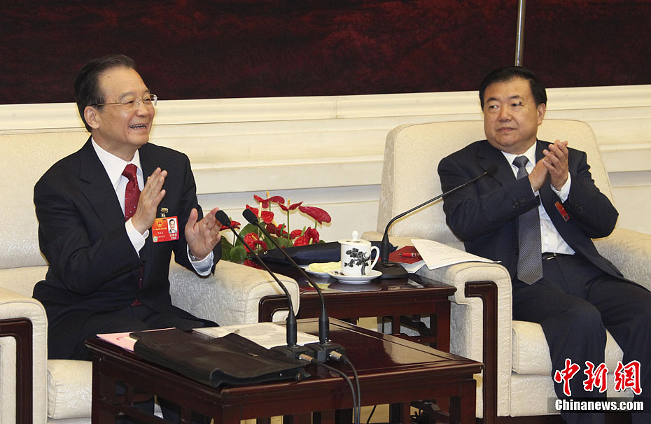 兩會現場：溫家寶再次與甘肅代表審議報告