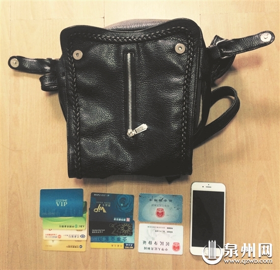 準(zhǔn)新娘騎電動(dòng)車時(shí)包掉落：婚禮當(dāng)天　包終于找回
