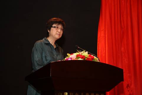 2011年5月14日下午，全國婦聯(lián)兒童工作部部長鄧麗為“好媽好爸大講堂”家庭教育指導活動致辭