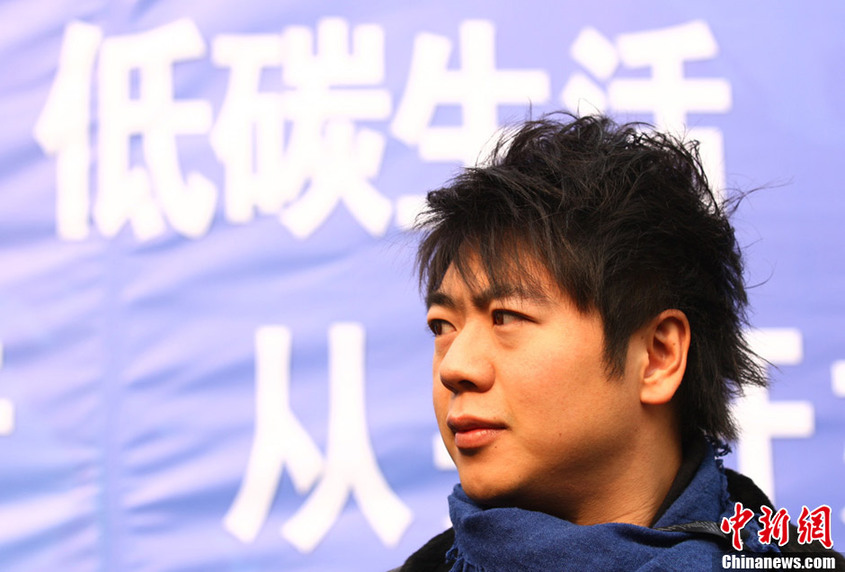 陳光標(biāo)南京免費(fèi)發(fā)自行車(chē) 郎朗助陣