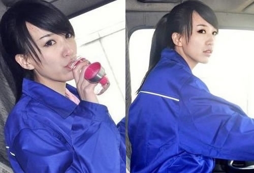 最美司機(jī)“藍(lán)領(lǐng)妹”：美女就是美女，簡單的藍(lán)色工作服照樣時尚性感，相貌清純，扎著干練的馬尾，這就是最美司機(jī)“藍(lán)領(lǐng)妹”。 