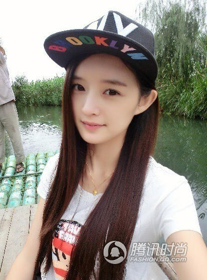 90后嫩模酷似翻版楊冪 堅(jiān)稱(chēng)從未整容