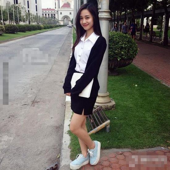 越南大學校花奶茶妹走紅 高顏值似Anglebaby