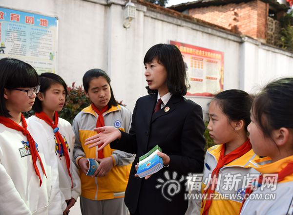 黃榮婷：她是“最美女性”，更是堅強媽媽